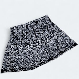 Xhilaration Black and white Sweater Knit Skirt Mini Full Skater Size XL